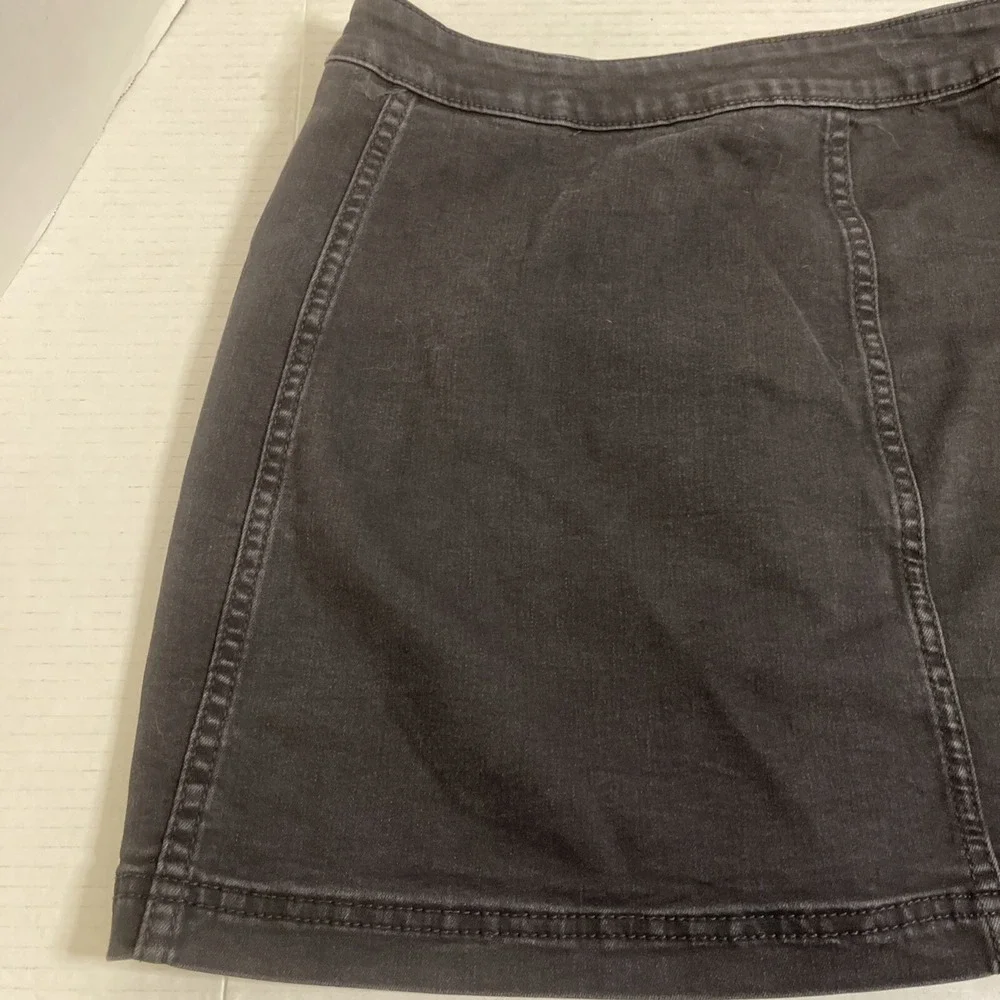 Free People Little Daisies Black Denim Mini Skirt Short Buttons Women's Size 8